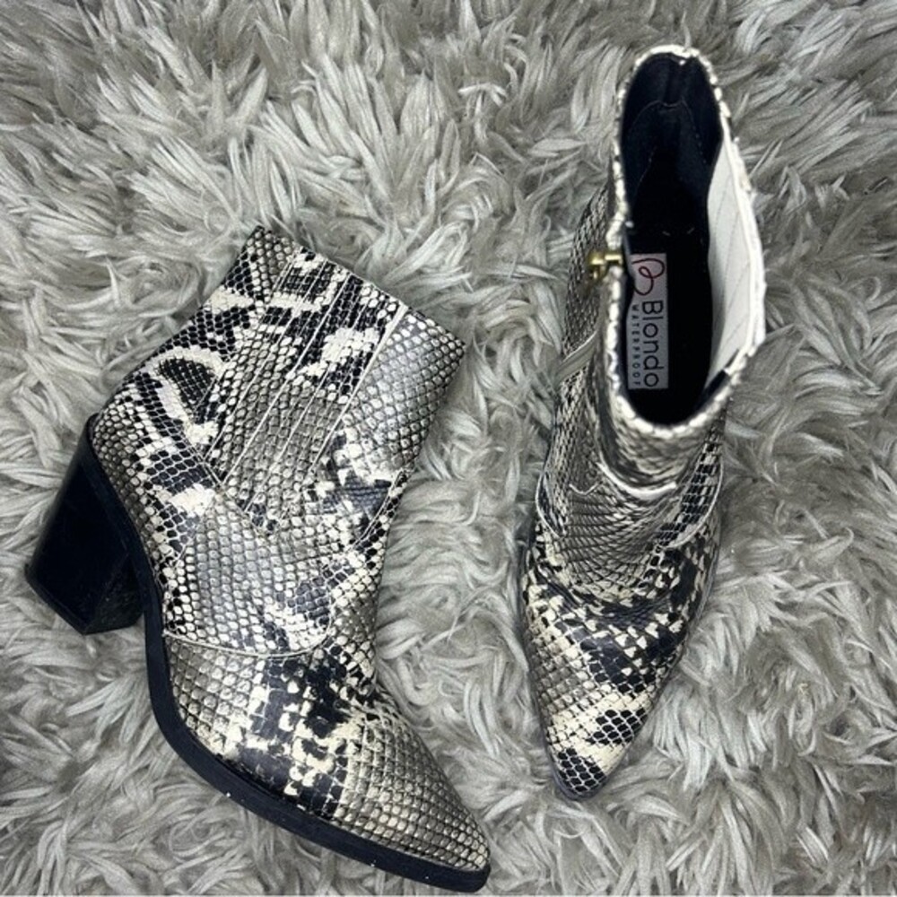 Blondo Waterproof leather snake print block heel booties women's shoe size 7.5
